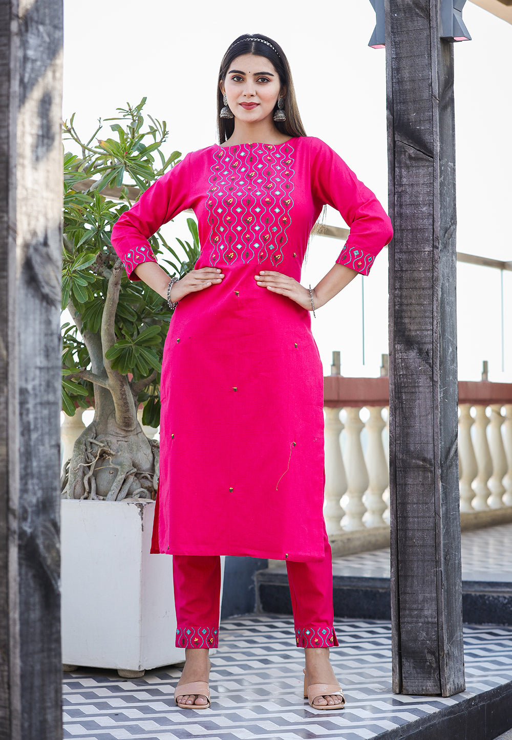 Kaajh Women's Pink Embroidered Cotton Kurta Pant Set - Distacart