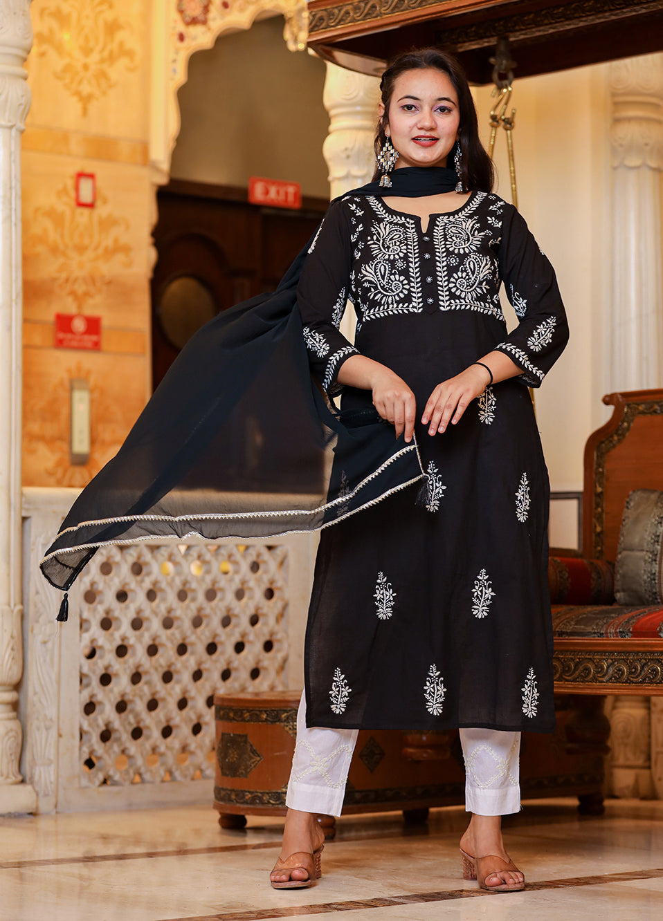 Kaajh Women's Black Lucknow Chikankari Kurta Pant Set With Dupatta - Distacart