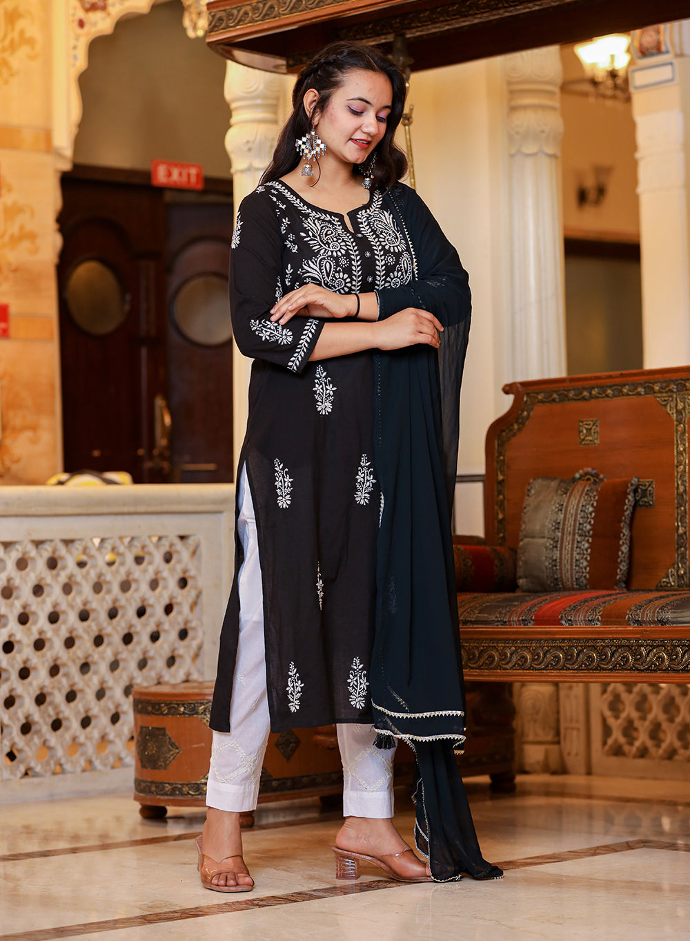 Kaajh Women's Black Lucknow Chikankari Kurta Pant Set With Dupatta - Distacart