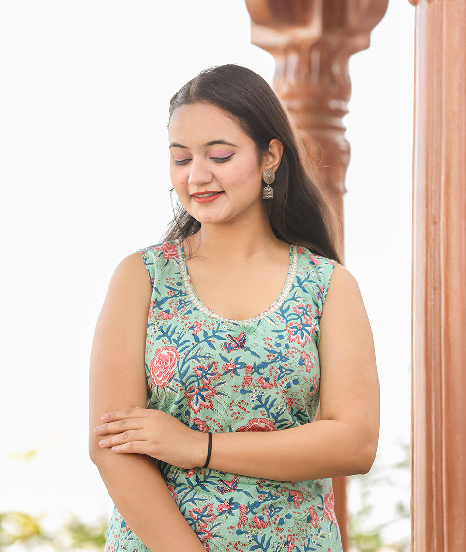 Kaajh Women's Turquoise Floral Printed Kurta With Sharara - Distacart
