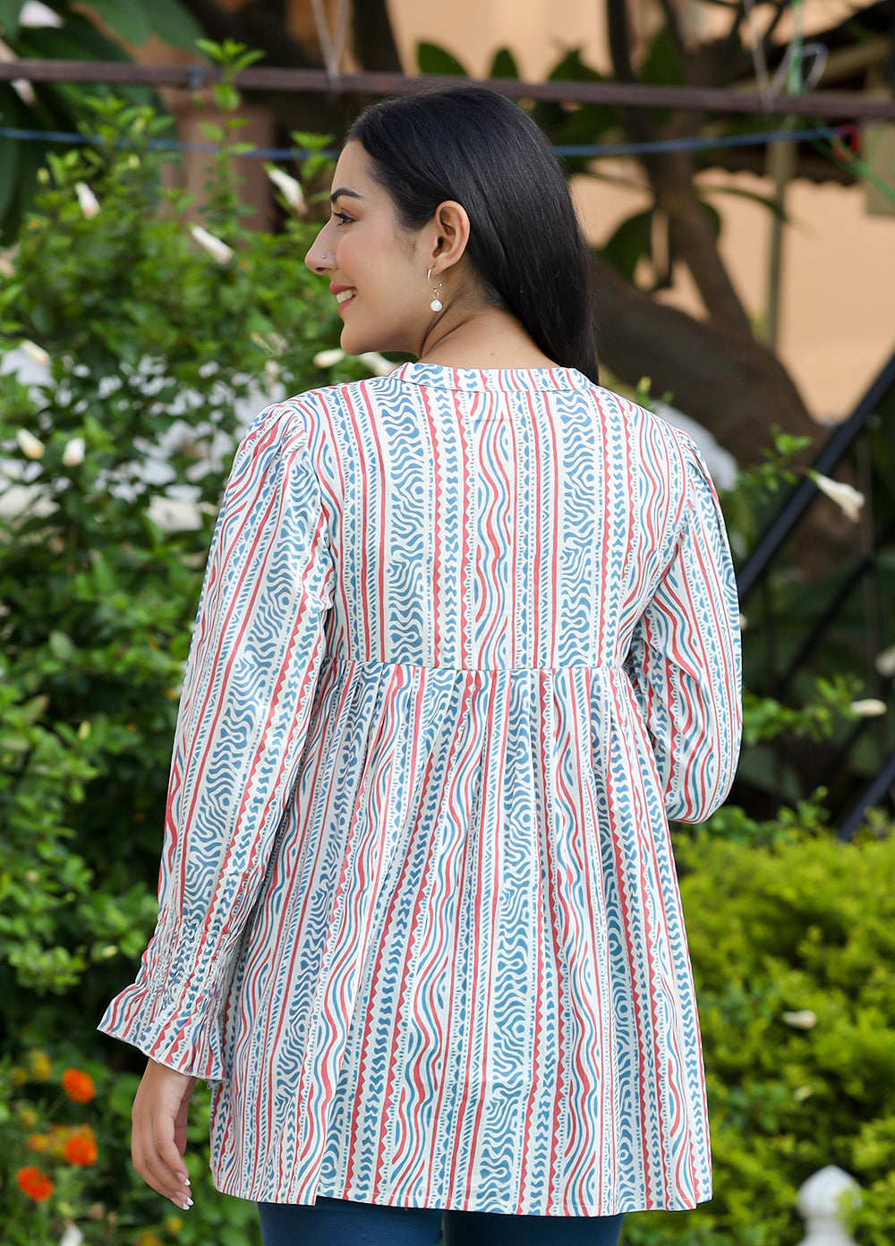 Kaajh Women's White Blue Printed Cotton Top