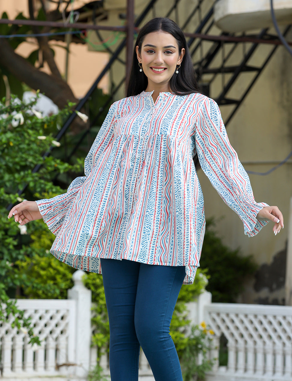Kaajh Women's White Blue Printed Cotton Top