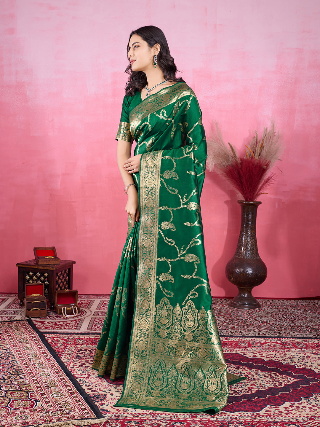 Vedant Vastram Banarasi Silk Fashion Saree - Green