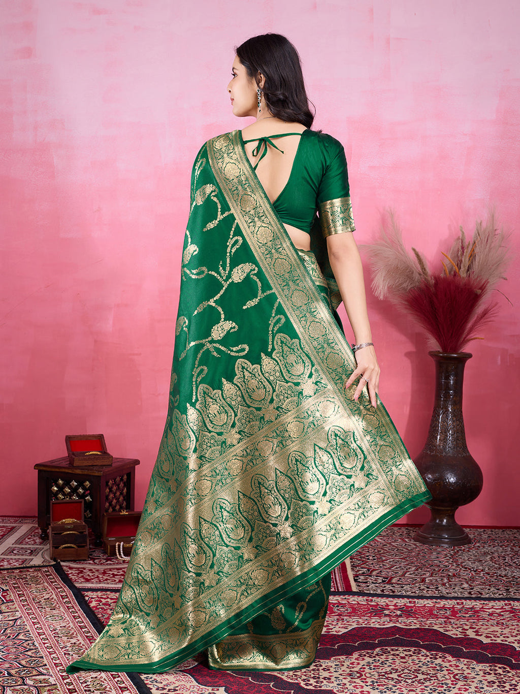 Vedant Vastram Banarasi Silk Fashion Saree - Green