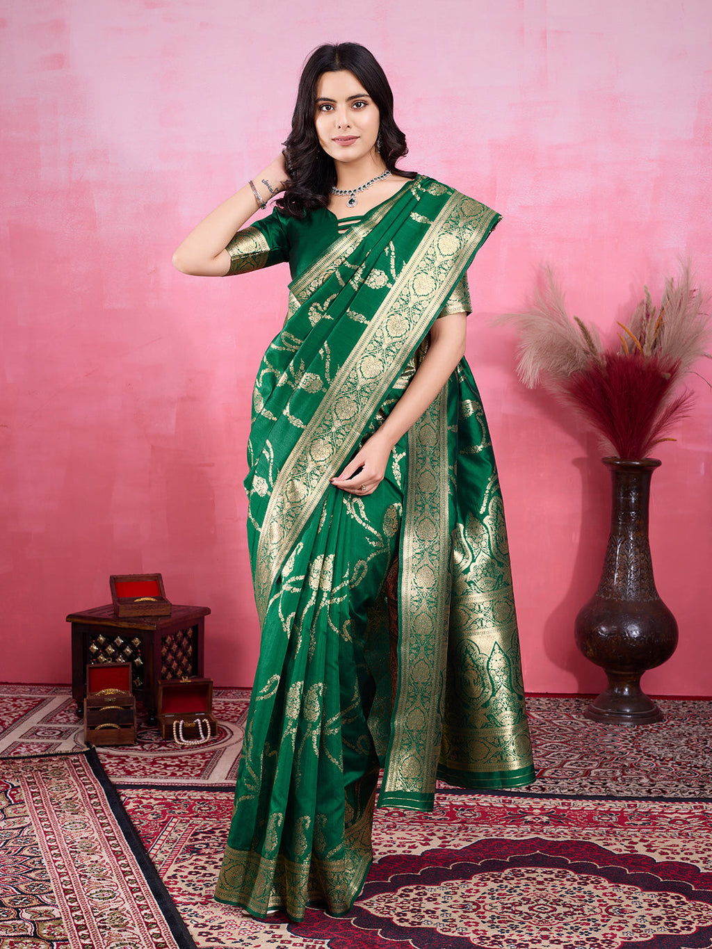 Vedant Vastram Banarasi Silk Fashion Saree - Green
