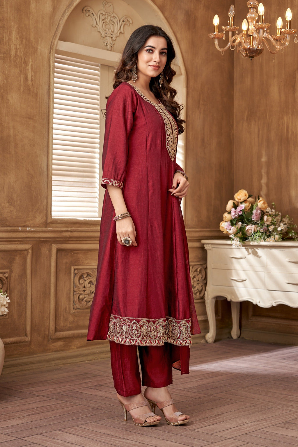 Vedant Vastram Kurta Pant set with Dupatta having Beautiful Embroidered work - Maroon