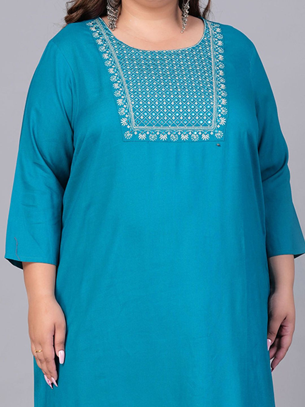 Sztori Women Yoke Design Flared Sleeves Thread Work Kurta