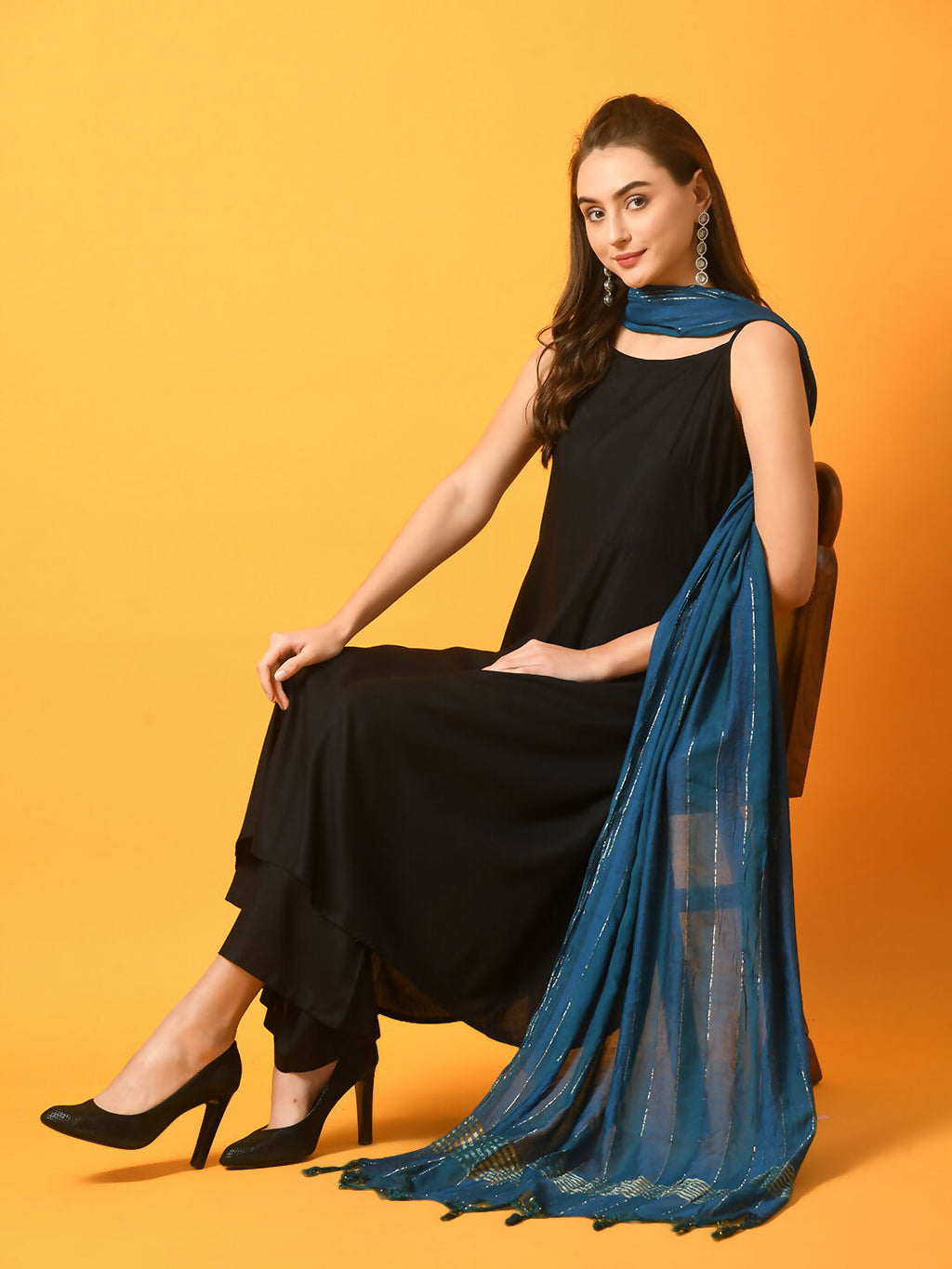 Myshka Women's Black Solid Anarkali Party Kurta Set With Dupatta