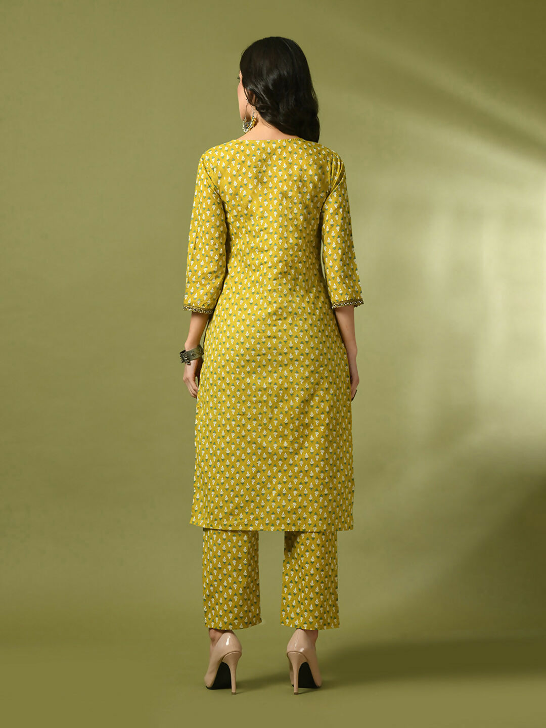 Myshka Women's Yellow Printed Cotton Straight Party Kurta Set
