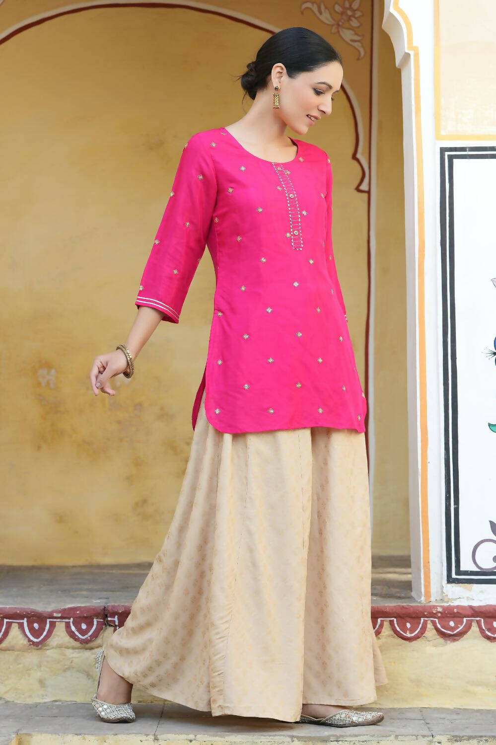 Juniper Women Fuchsia Shantoon Embroidered Straight Tunic