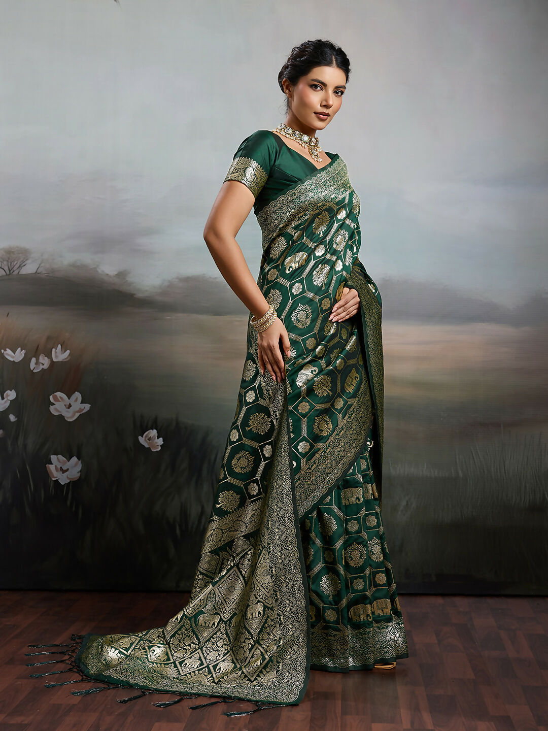 Shree Shyam Fashion Bottle Green Silk Blend Saree - Distacart