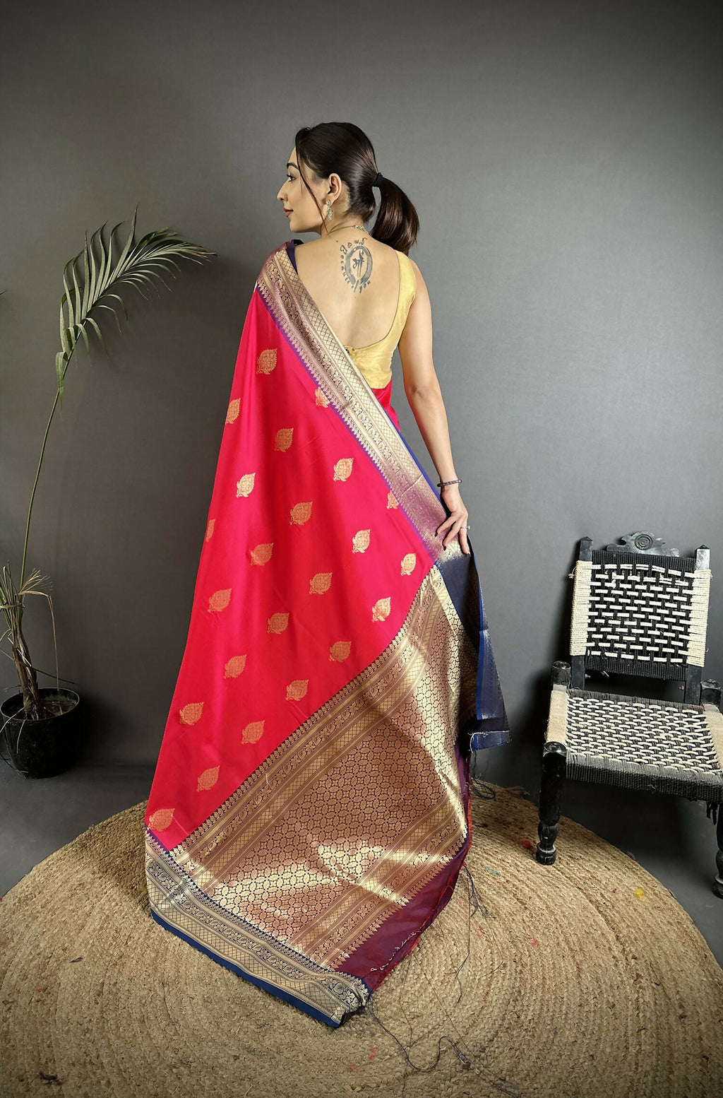 Joban Fashion Pink Intricate Zari Weaving Soft Silk Banarasi Saree - Distacart