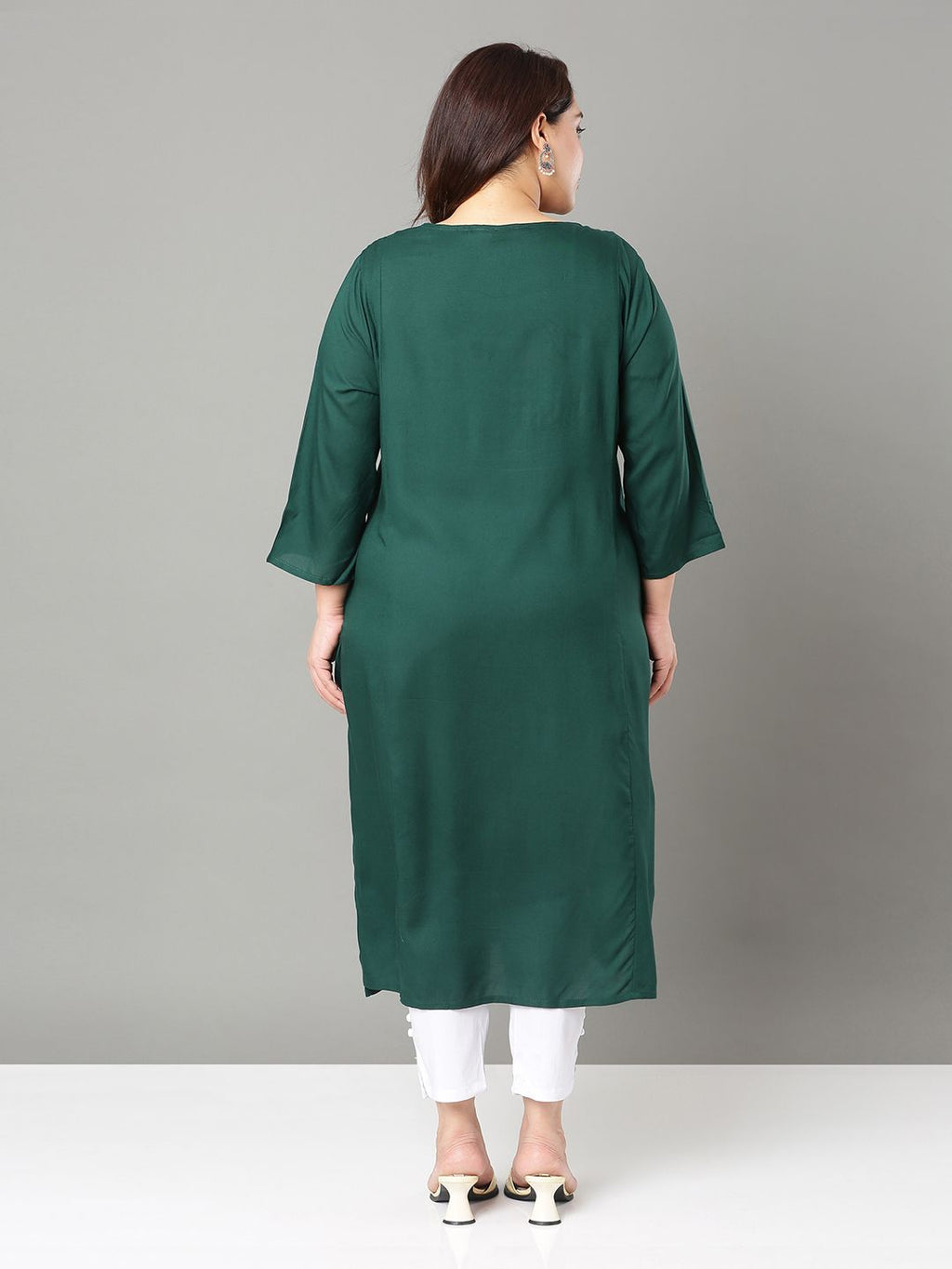 Sztori Plus Size Floral Yoke Design Thread Work Straight Kurta