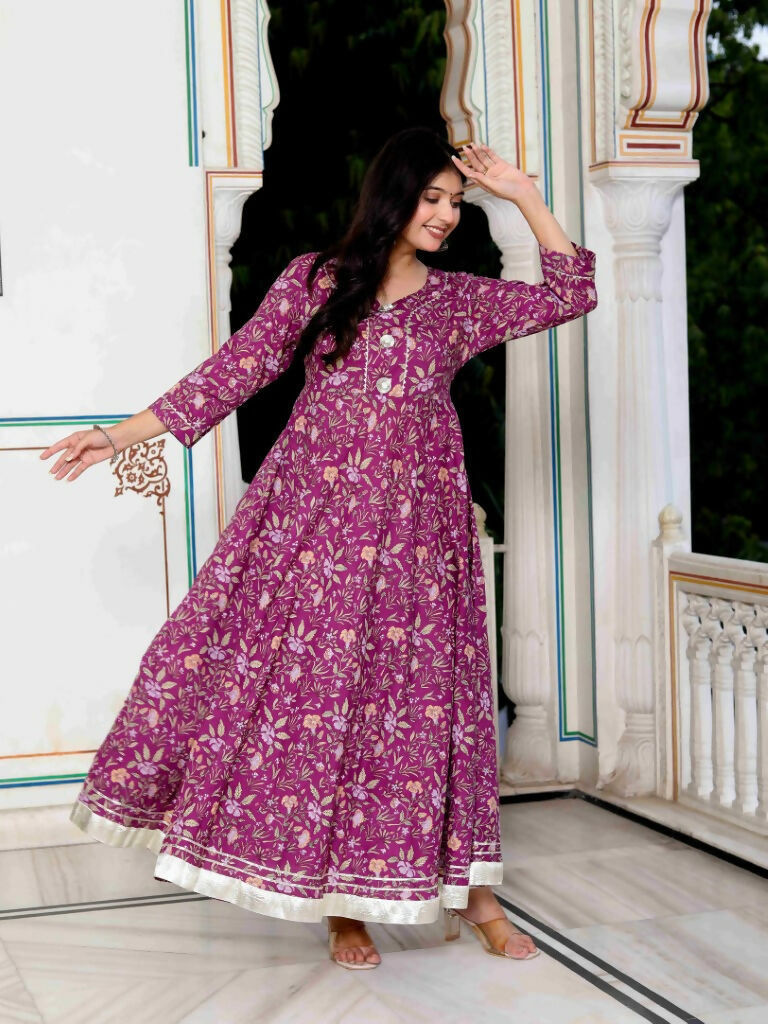 Miravan Women's Cotton Gotapatti And Lace Border Details Floral Printed Purple Anarkali Kurta