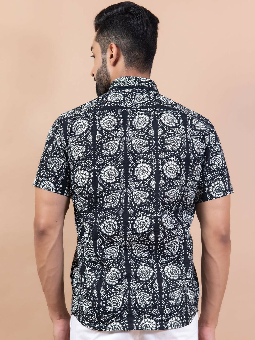 Miravan Men's Pure Cotton Black Floral Printed Half Sleeve Slim Fit Shirt