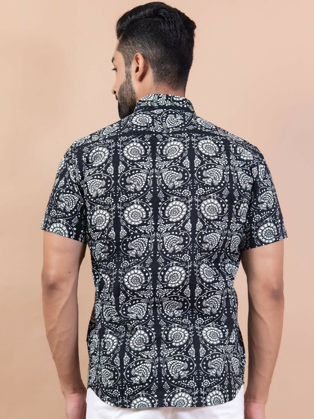 Miravan Men's Pure Cotton Black Floral Printed Half Sleeve Slim Fit Shirt