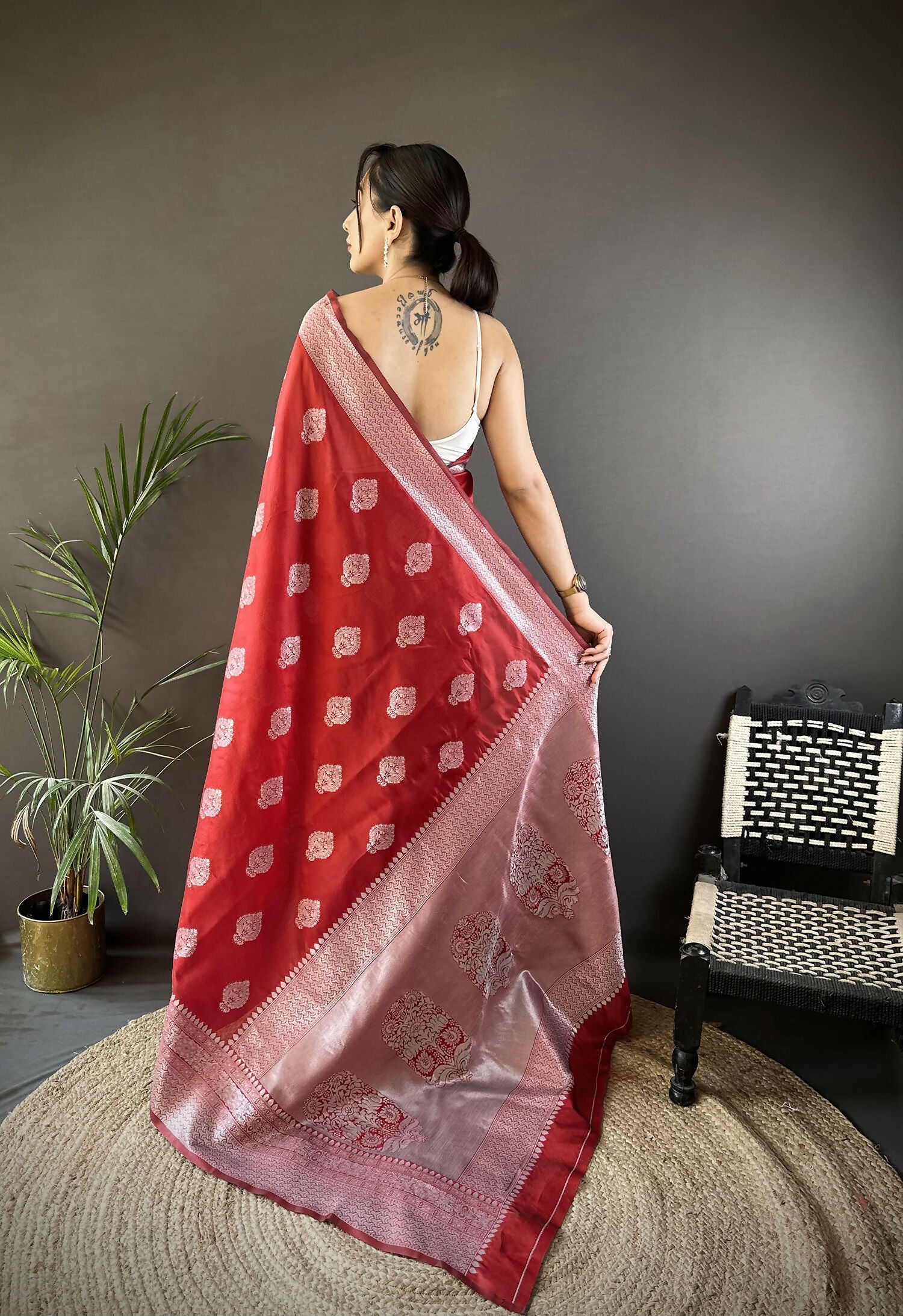Joban Fashion Maroon Floral Motifs Soft Silk Banarasi Saree - Distacart