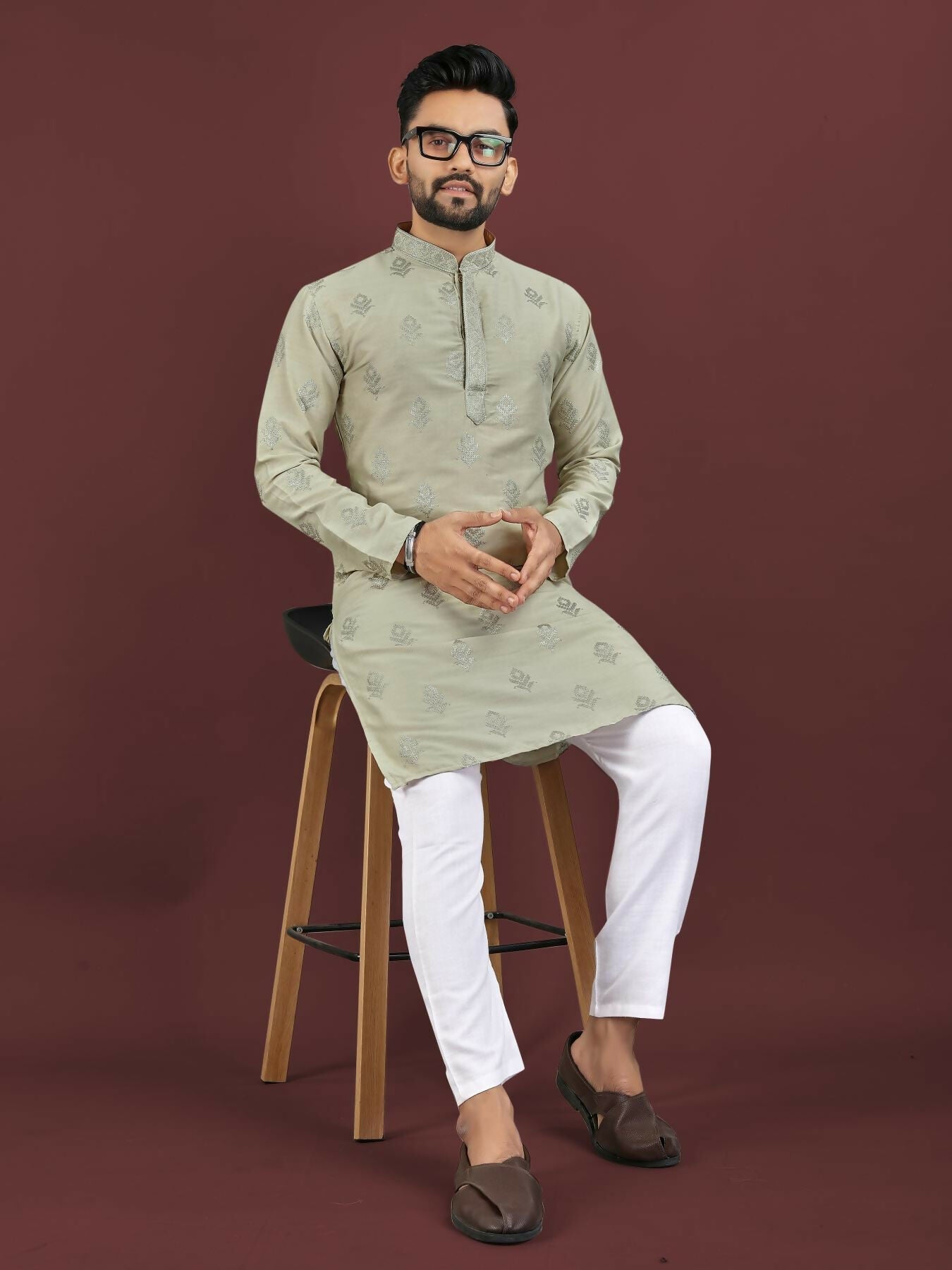 Anaita Green Embroidered Silk Straight Kurta