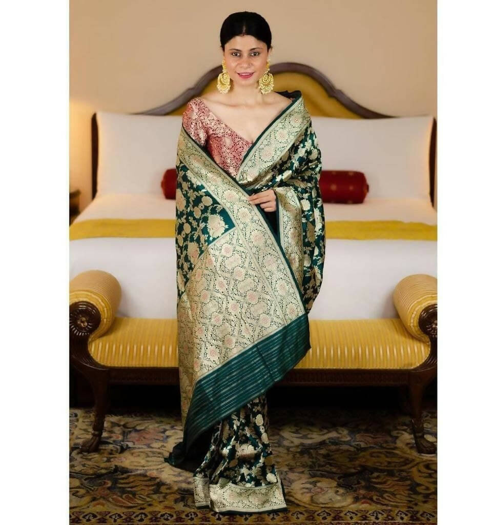 DEIANA'S Beautiful Designer Golden zari Soft Lichi Silk Saree - Green