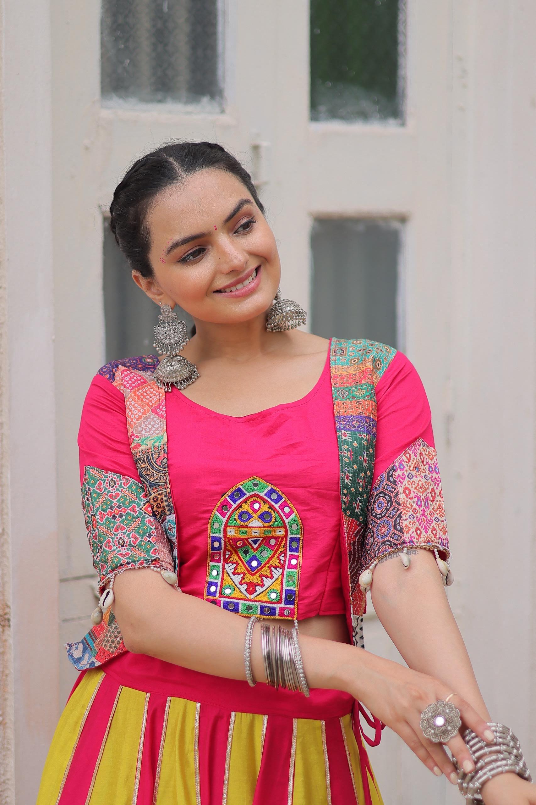 Prazu Fashion Pink Roman With Attractive Maslin Crochet Print Lehenga For Navratri
