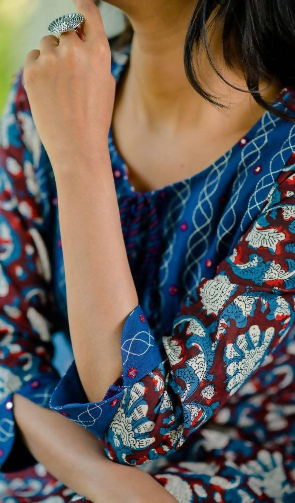 Yufta Women Blue Floral Printed Regular Pure Cotton Kurta with Trouser