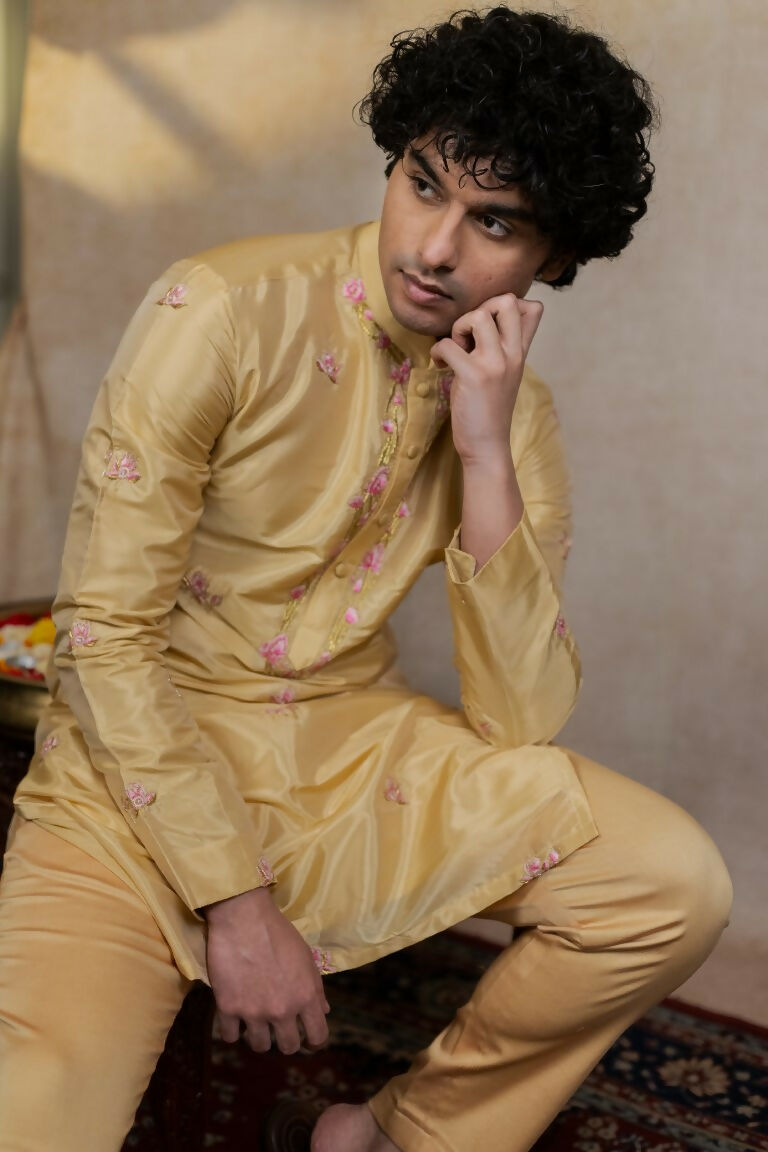 Semi Pattu Gold Padmajaal Kurta Set By Hilo Design