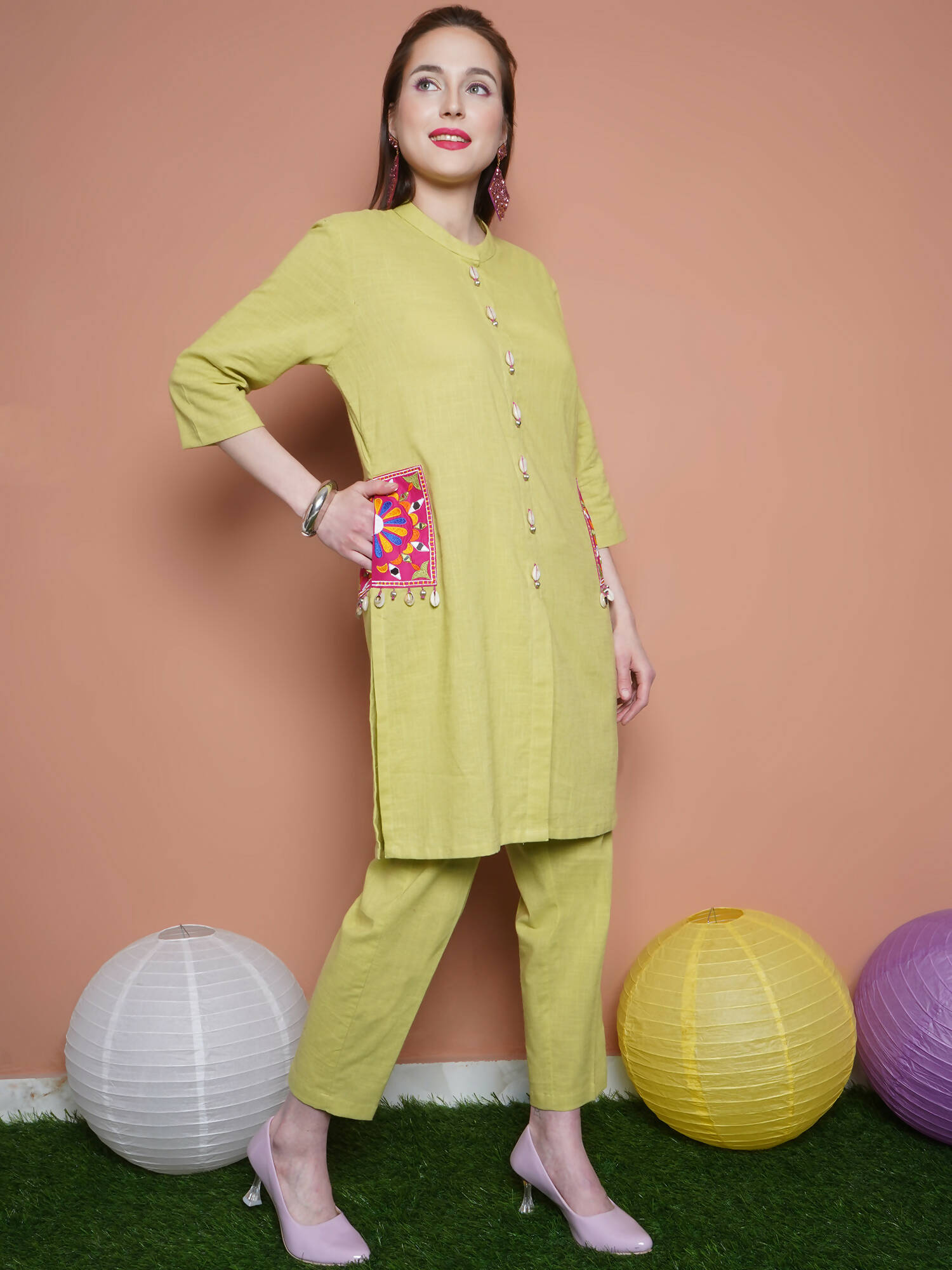 Women Republic Green Cotton Kurta Set With Embroidered Pockets - Distacart