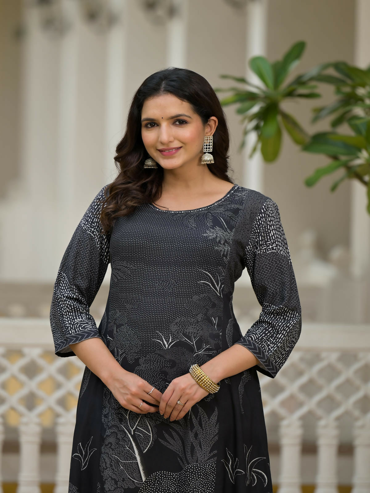 Juniper Women's Black Abstract Printed Kurta With Sequins