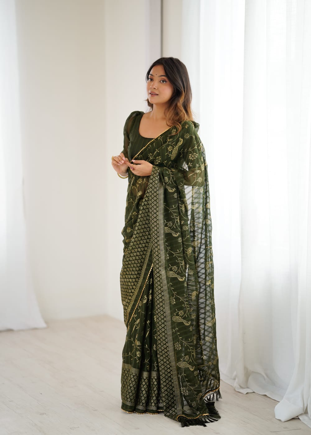 Lorenvalley Fashion Mehndi Solo Georgette Superb Finishing Foils Print & Fancy Zalar Lace in Border Saree with Blouse - Distacart