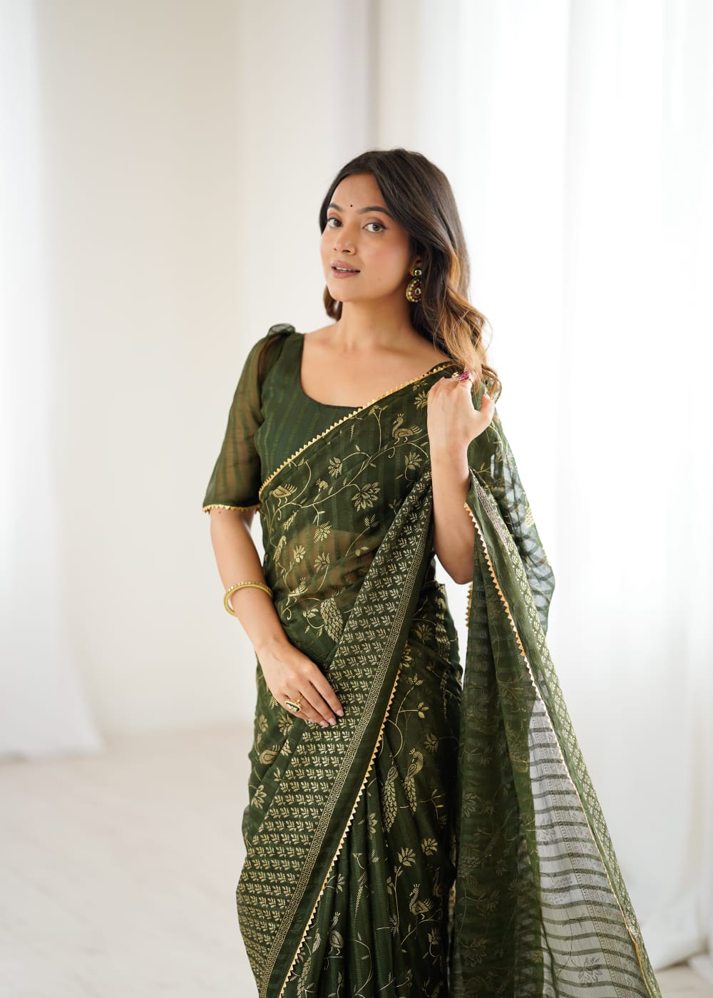 Lorenvalley Fashion Mehndi Solo Georgette Superb Finishing Foils Print & Fancy Zalar Lace in Border Saree with Blouse - Distacart