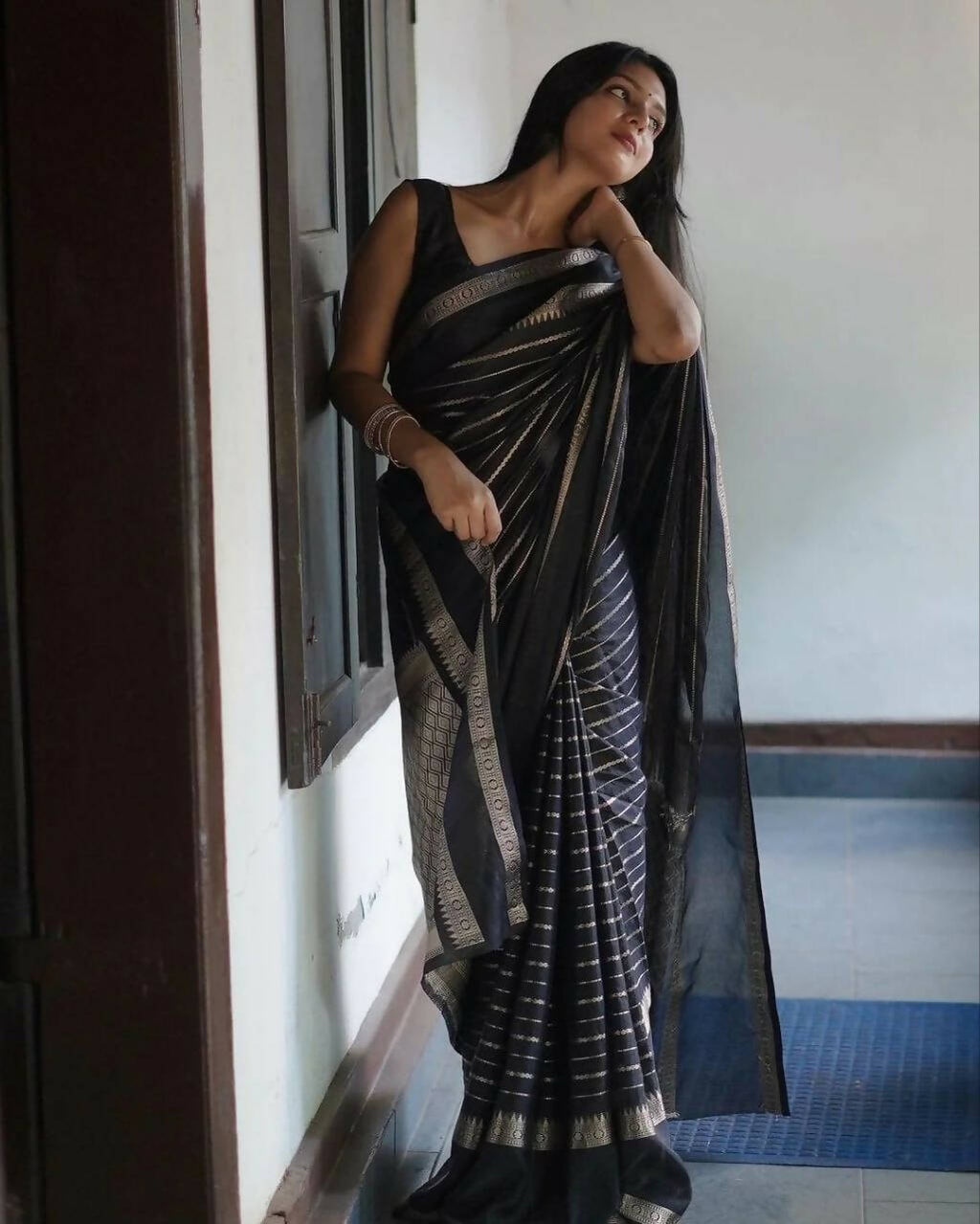 DEIANA'S Beautiful Designer Golden zari Soft Lichi Silk Saree - Black