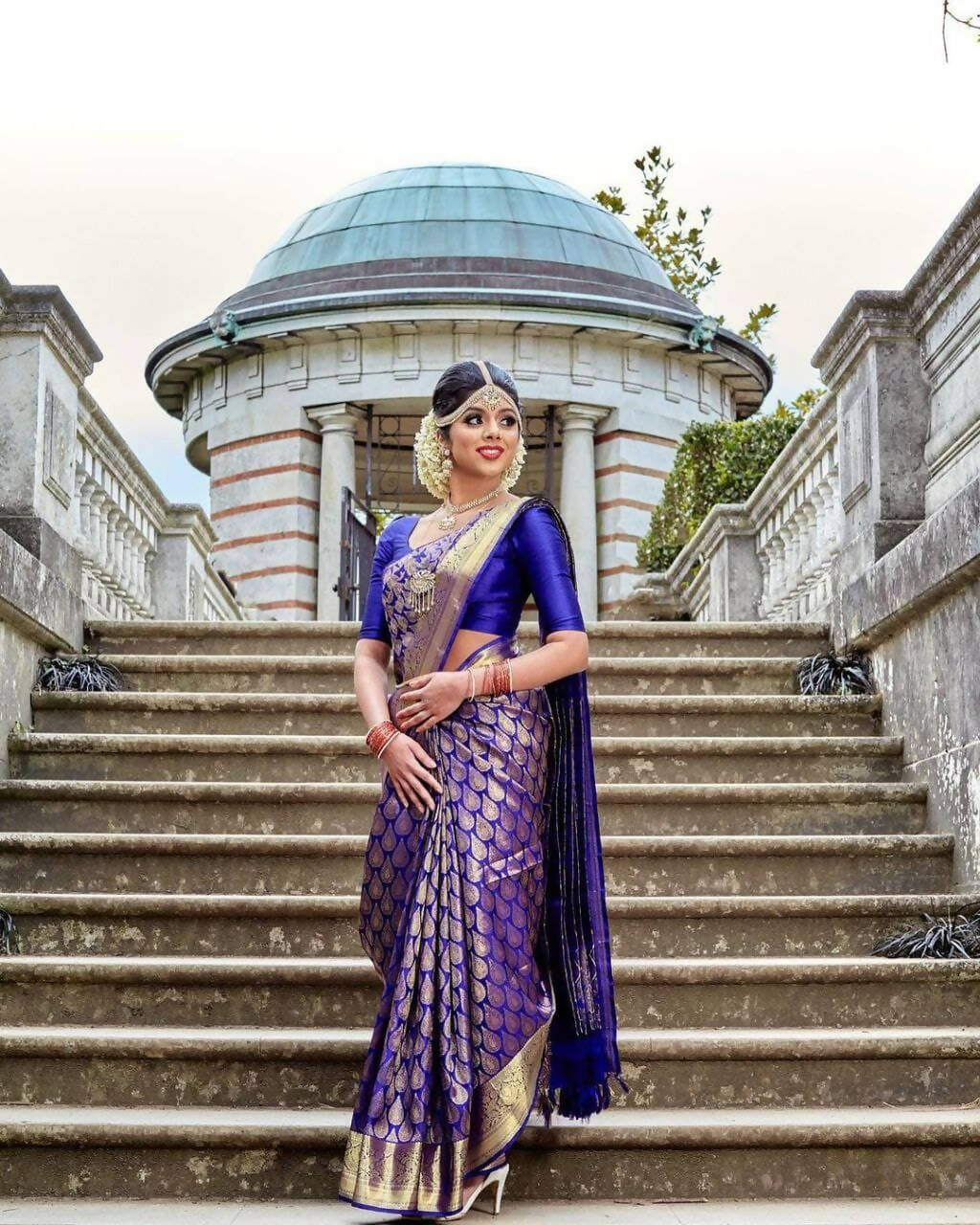 DEIANA'S Beautiful Designer Golden zari Soft Lichi Silk Saree - Blue