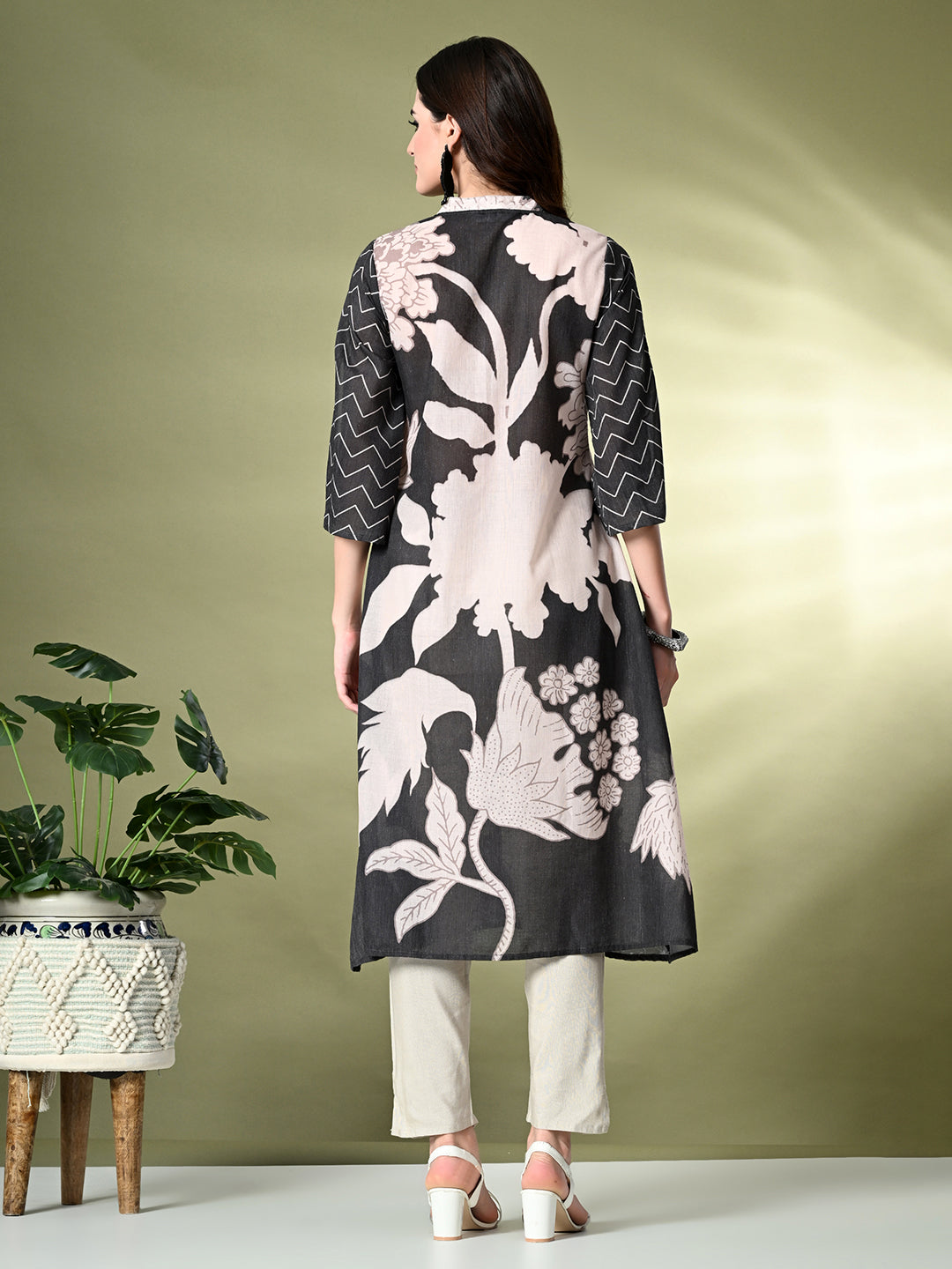 Myshka Women's Hakoba Printed A-Line Kurta in Black Color
