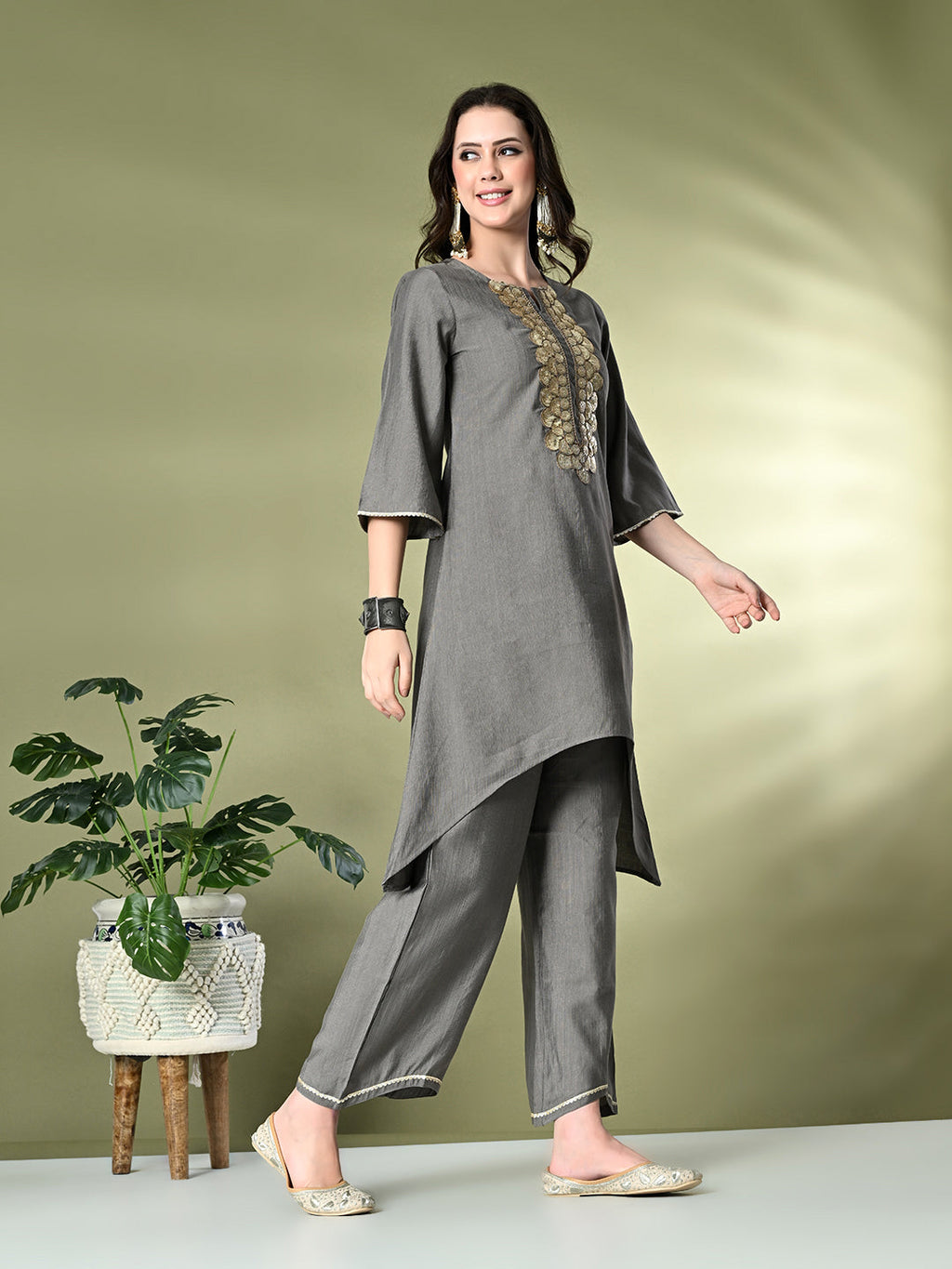Myshka Women's Embroidered Keyhole Neck Bell Sleeves Kurta & Palazzos Sets in Grey Color