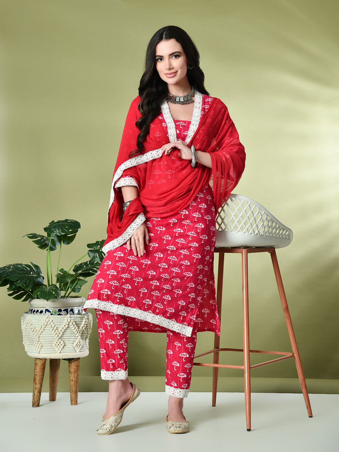 Myshka Women's Printed V-Neck Bell Sleeves Kurta & Trousers With Dupatta Sets in Pink Color