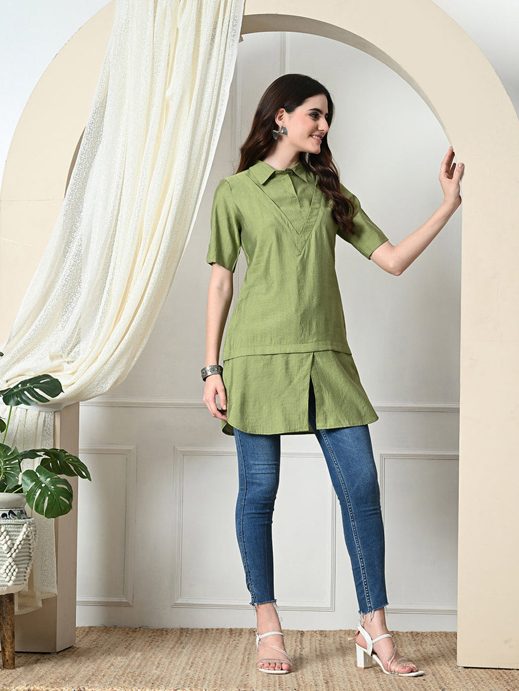 Myshka Women's Solid A-Line Collared Neck Casual Tunic In Green Color