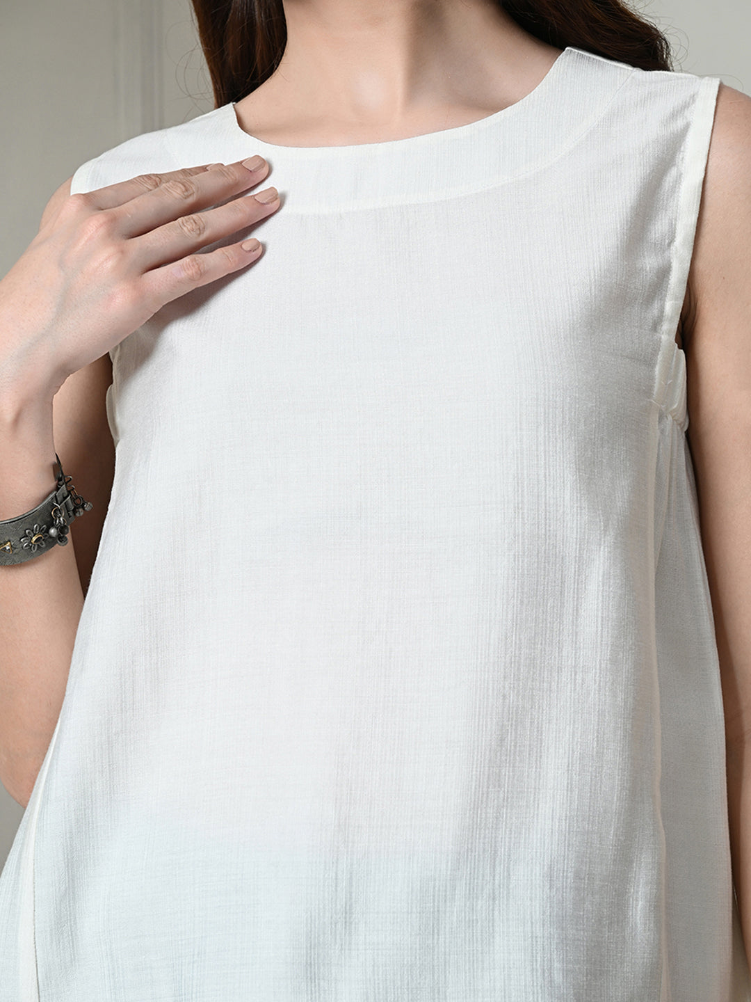 Myshka Women's Solid Embellished Sleeveless Casual Tops In White Color
