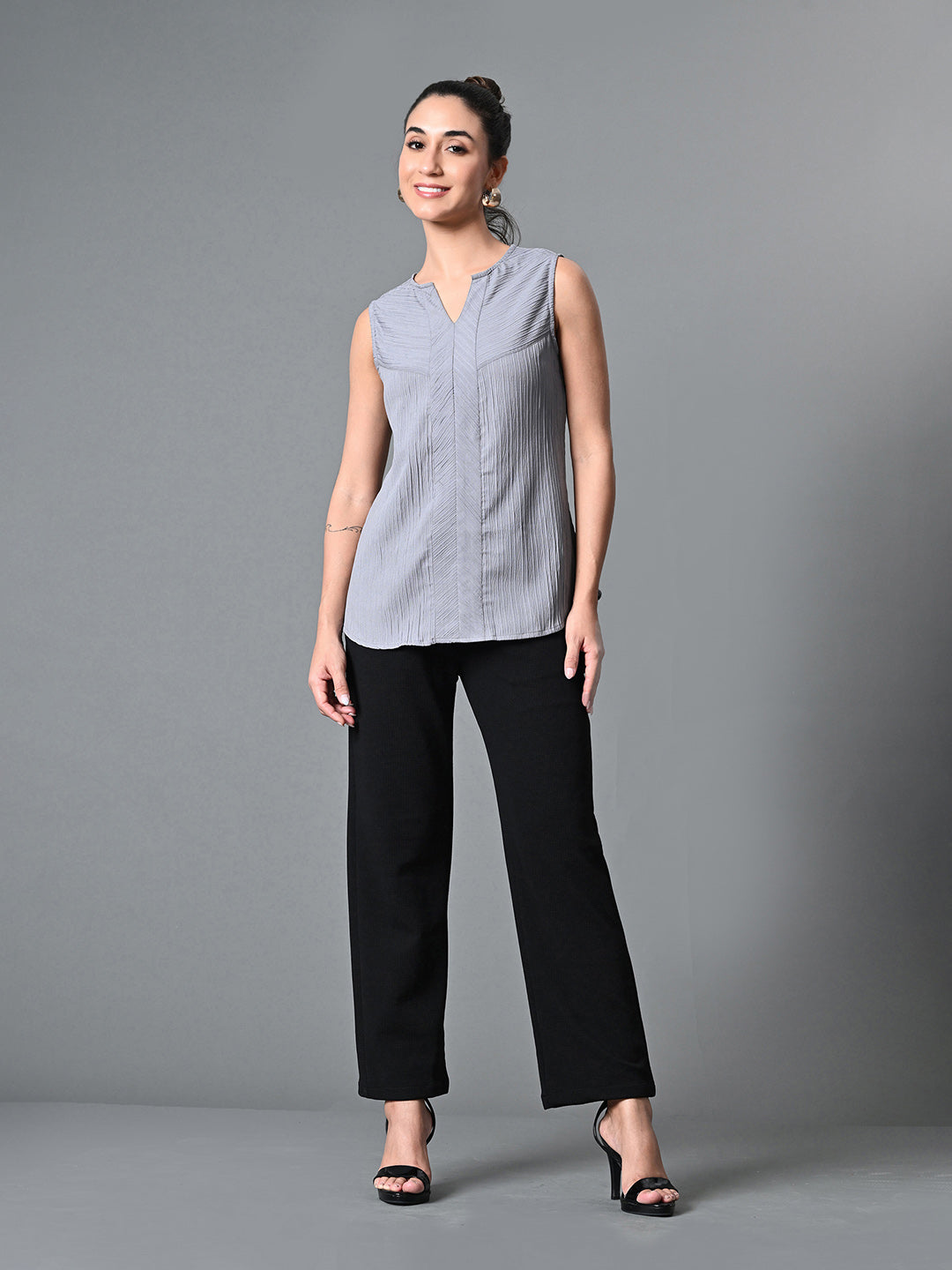 Myshka Women's Keyhole Neck Sleeveless Top in Grey Color