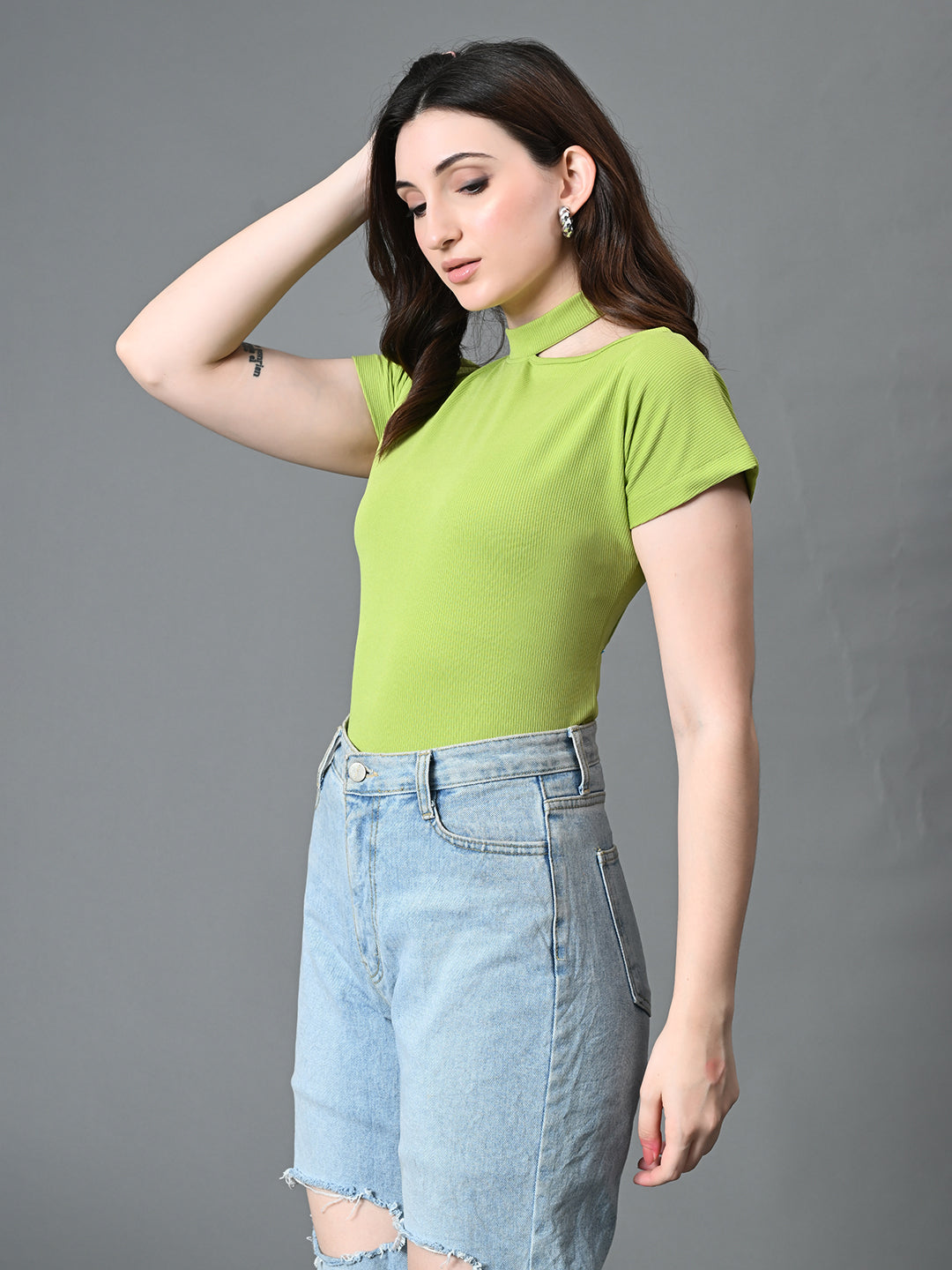 Myshka Women's Ribbed Choker Neck Cut-out Short Sleeves Top in Green Color
