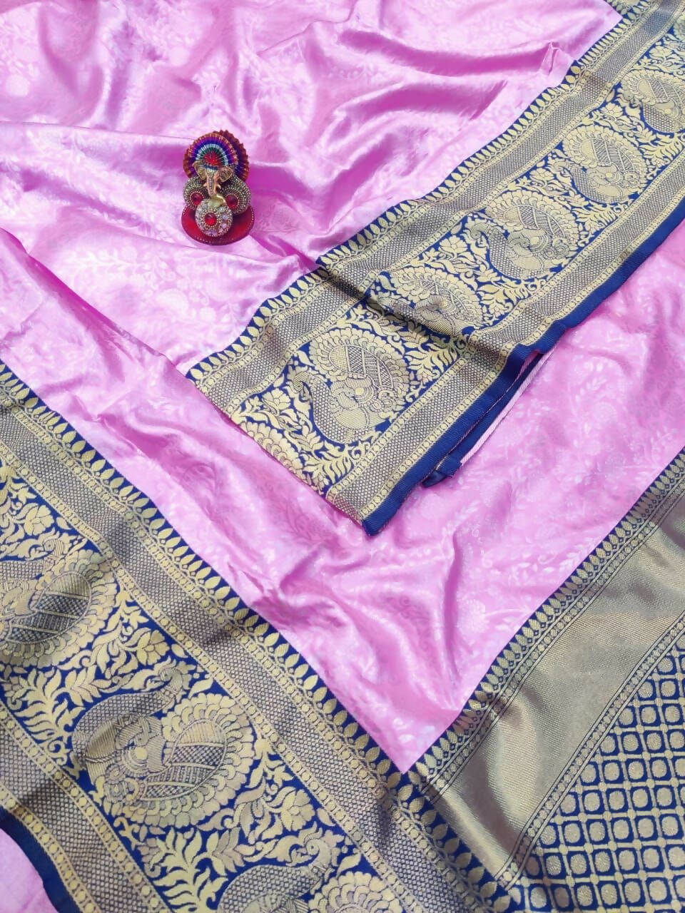 DEIANA'S Beautiful Designer Golden zari Soft Lichi Silk Saree - Pink