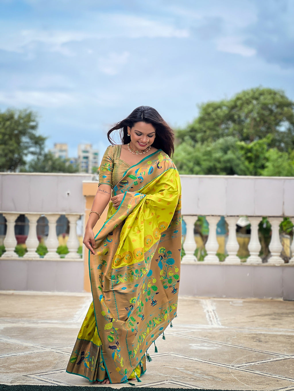Vedant Vastram Soft Litchi Silk Paithani Jacquard Saree - Olive
