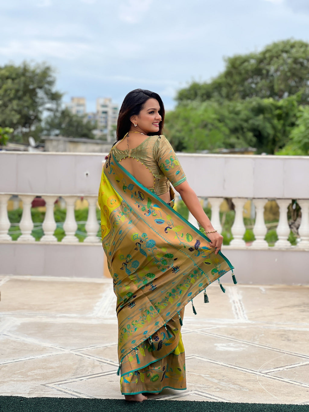 Vedant Vastram Soft Litchi Silk Paithani Jacquard Saree - Olive