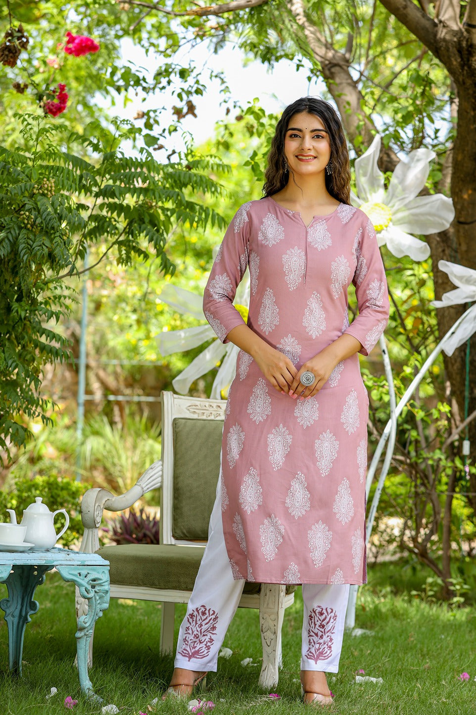 Yufta Mauve & Off White Printed Dupatta Set