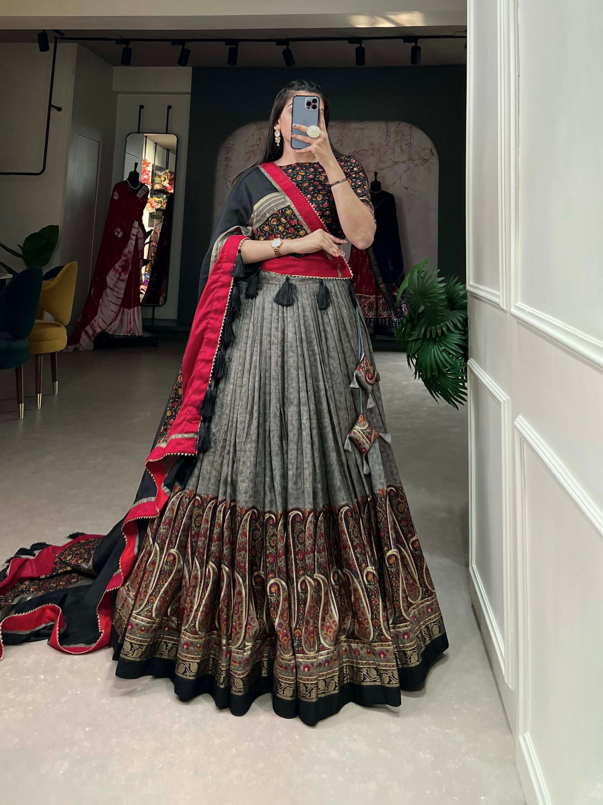 Vastranavya Kashmiri Print With Foil Print Lehenga with Unstitched Printed Blouse - Grey