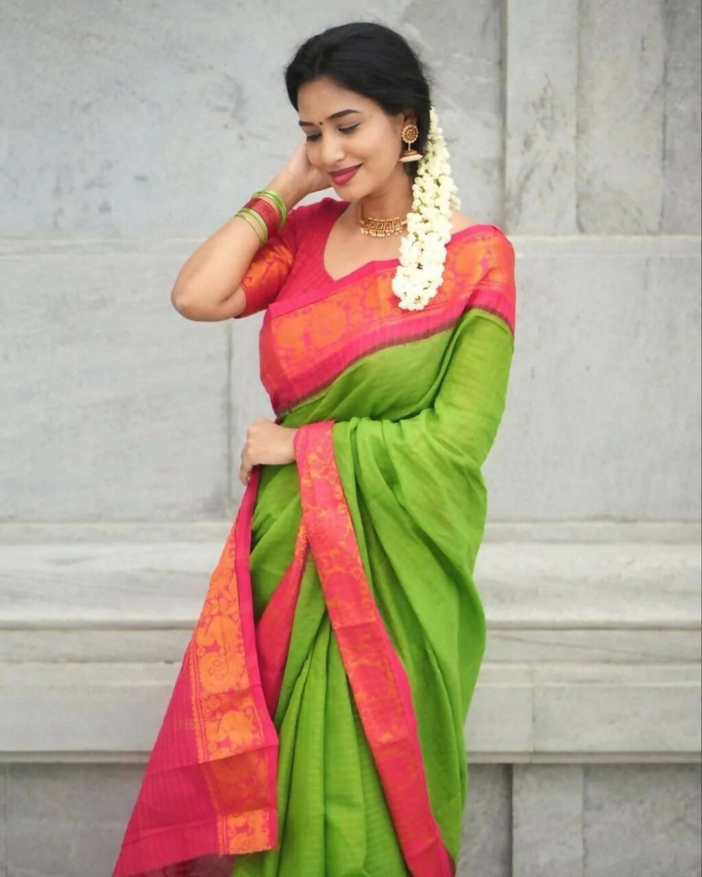 DEIANA'S Beautiful Designer Golden zari Soft Lichi Silk Saree - Parrot