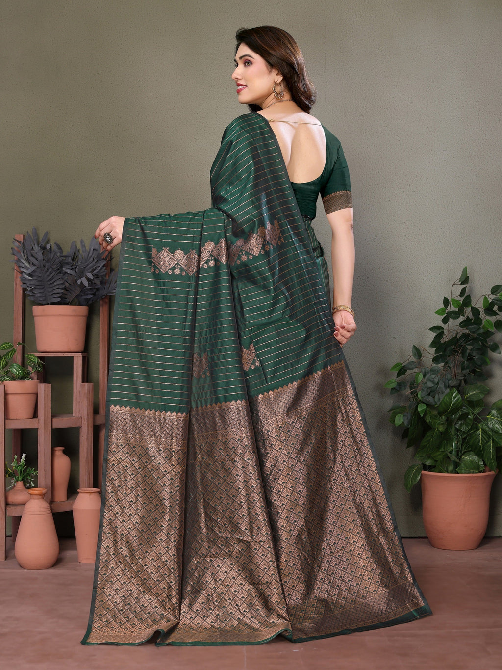 Vedant Vastram Litchi Silk Banarasi Silk Saree - Bottle Green - Distacart