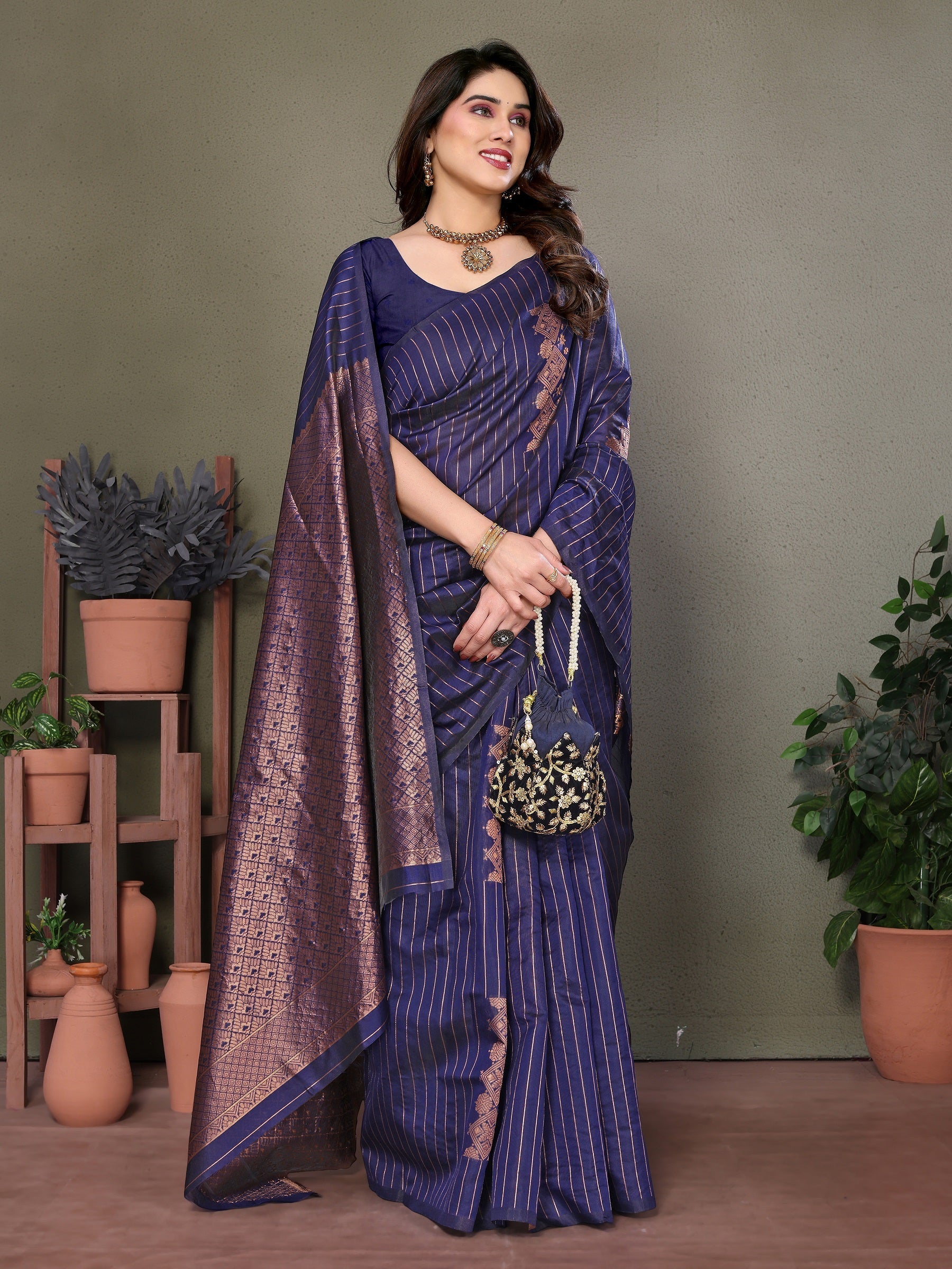Vedant Vastram Litchi Silk Banarasi Silk Saree - Navy - Distacart