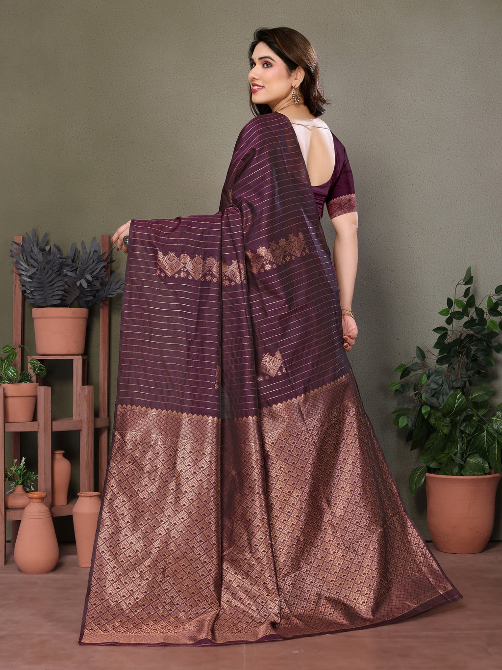 Vedant Vastram Litchi Silk Banarasi Silk Saree - Wine - Distacart