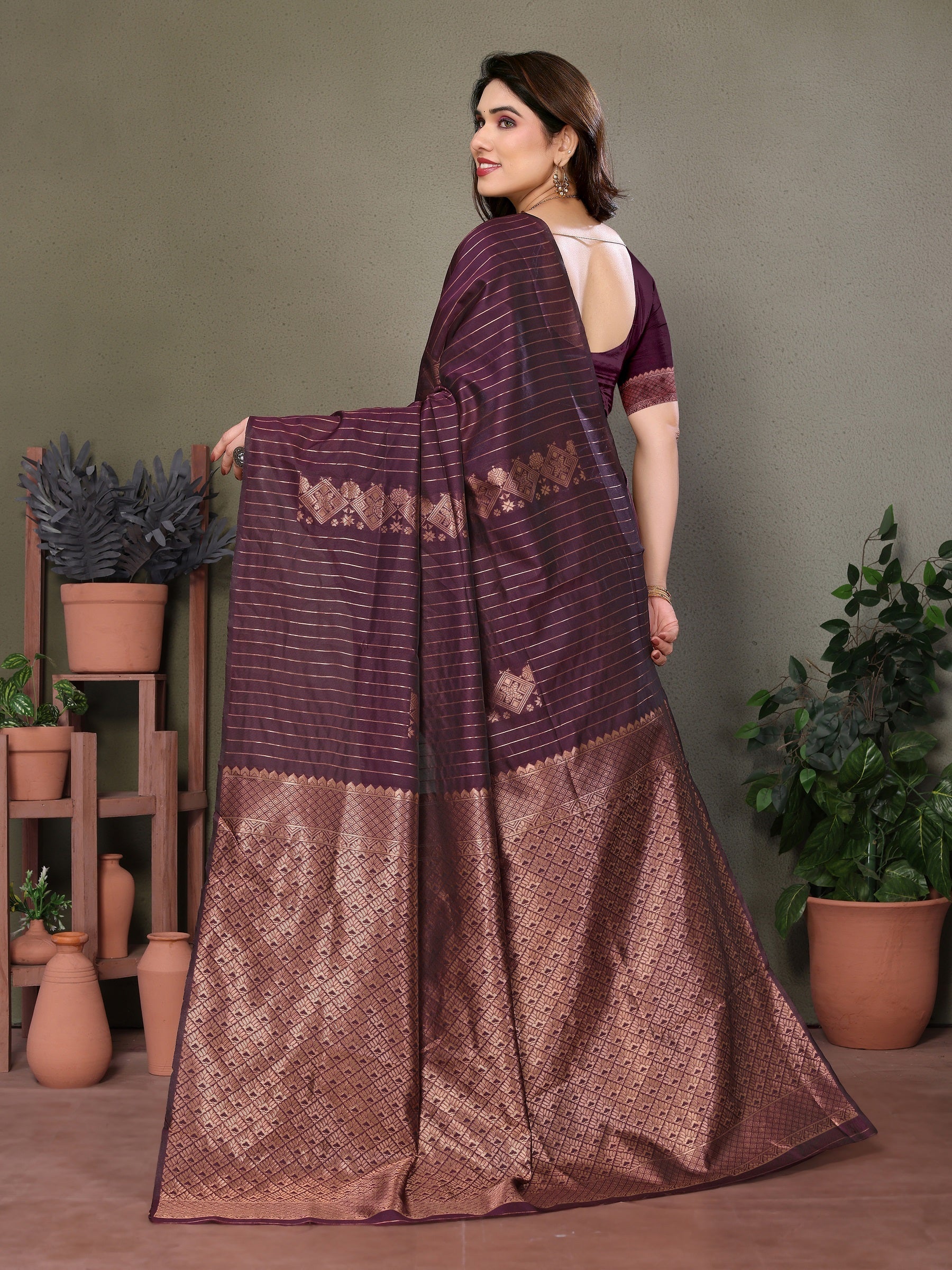 Vedant Vastram Litchi Silk Banarasi Silk Saree - Wine - Distacart
