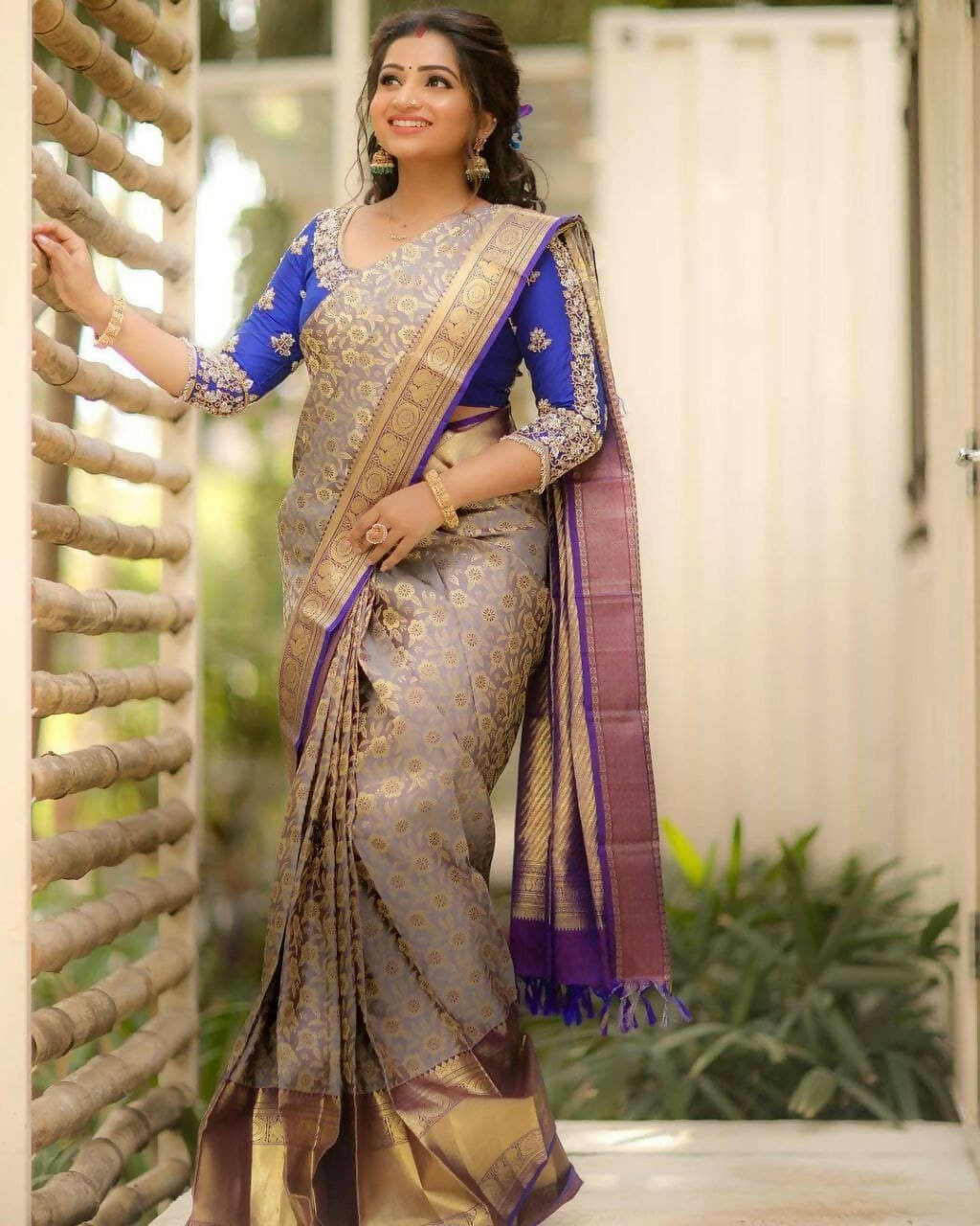 DEIANA'S Beautiful Designer Golden zari Soft Lichi Silk Saree - Cream